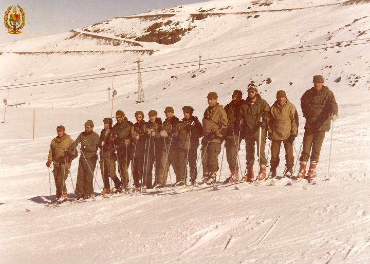 Listos para bajar (Sierra Nevada enero 1980).jpg